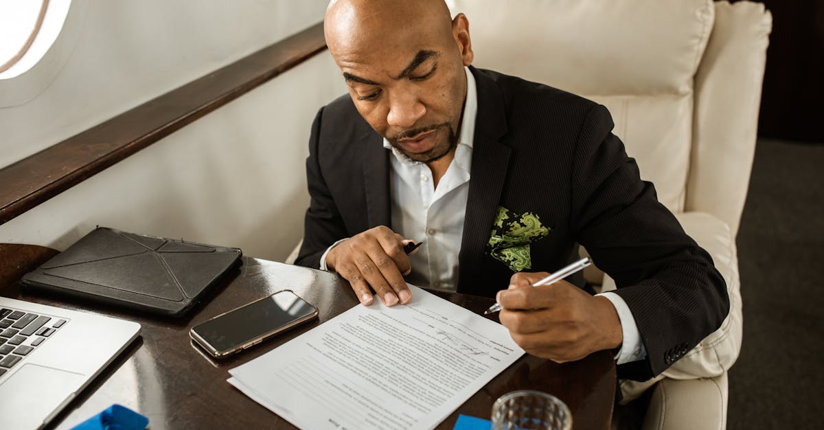 découvrez notre menu en classe affaires, alliant saveurs raffinées et ingrédients de qualité pour un voyage culinaire d'exception.