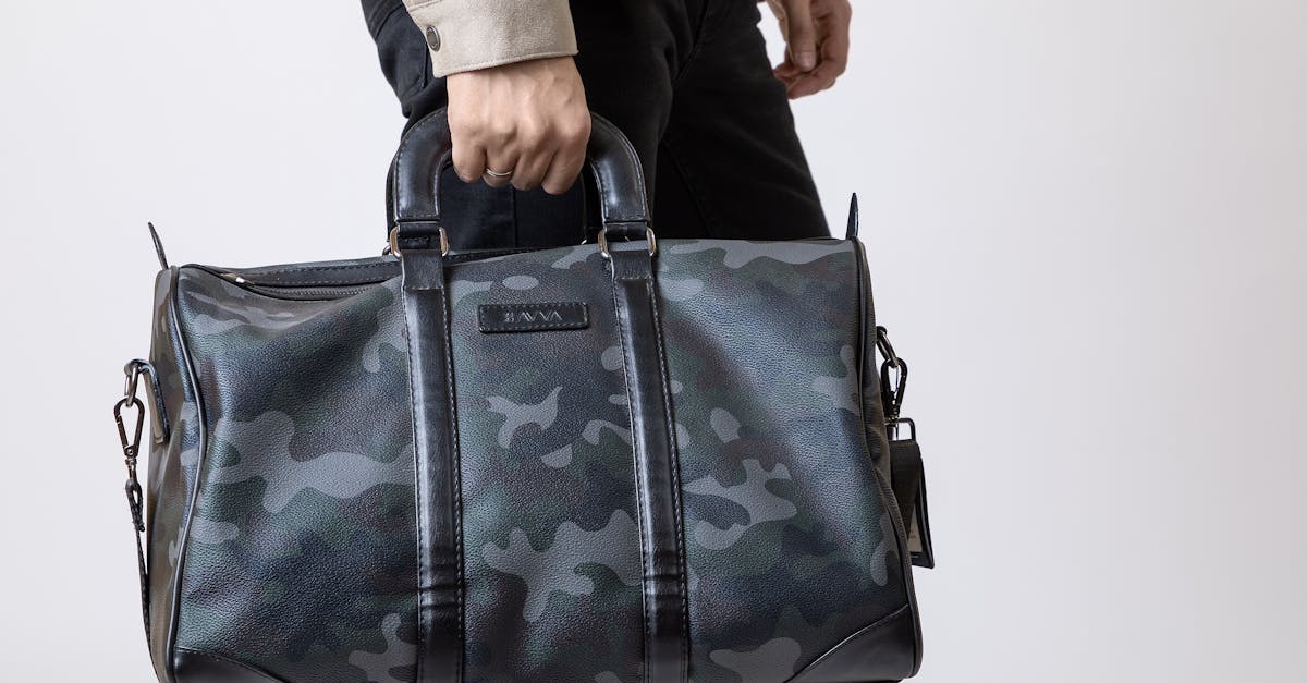 découvrez notre sélection de bagages cabine légers et pratiques, parfaits pour vos voyages courts et longs. faciles à transporter et conformes aux normes des compagnies aériennes.