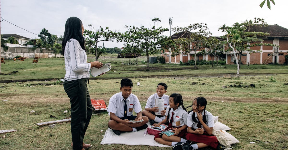 découvrez nos voyages scolaires organisés pour enrichir l'expérience éducative des élèves à travers des visites culturelles, des activités ludiques et des apprentissages en groupe.