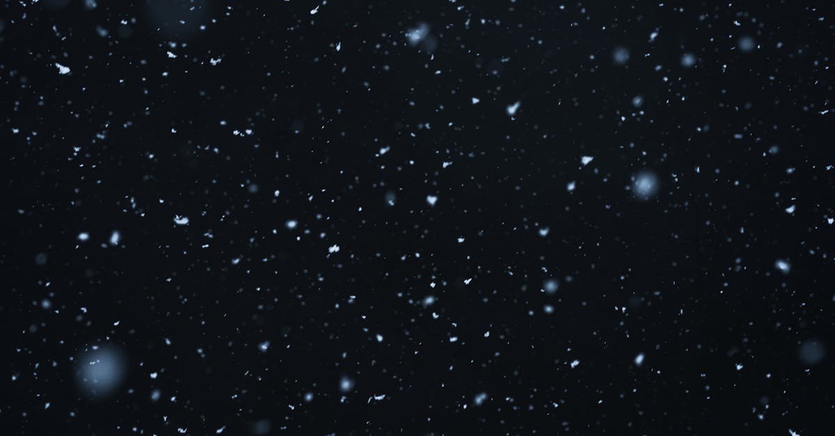 préparez-vous aux tempêtes d'hiver avec nos conseils essentiels pour rester en sécurité et protéger votre maison durant les conditions météorologiques hivernales rigoureuses.